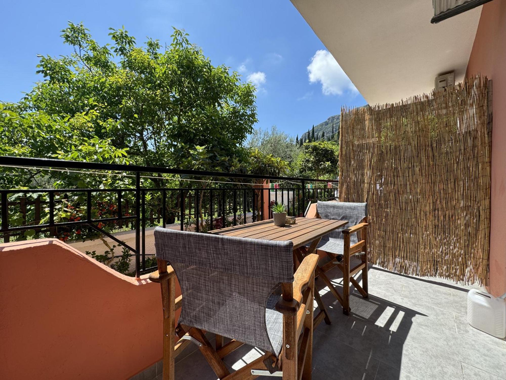 Athina Apartment *