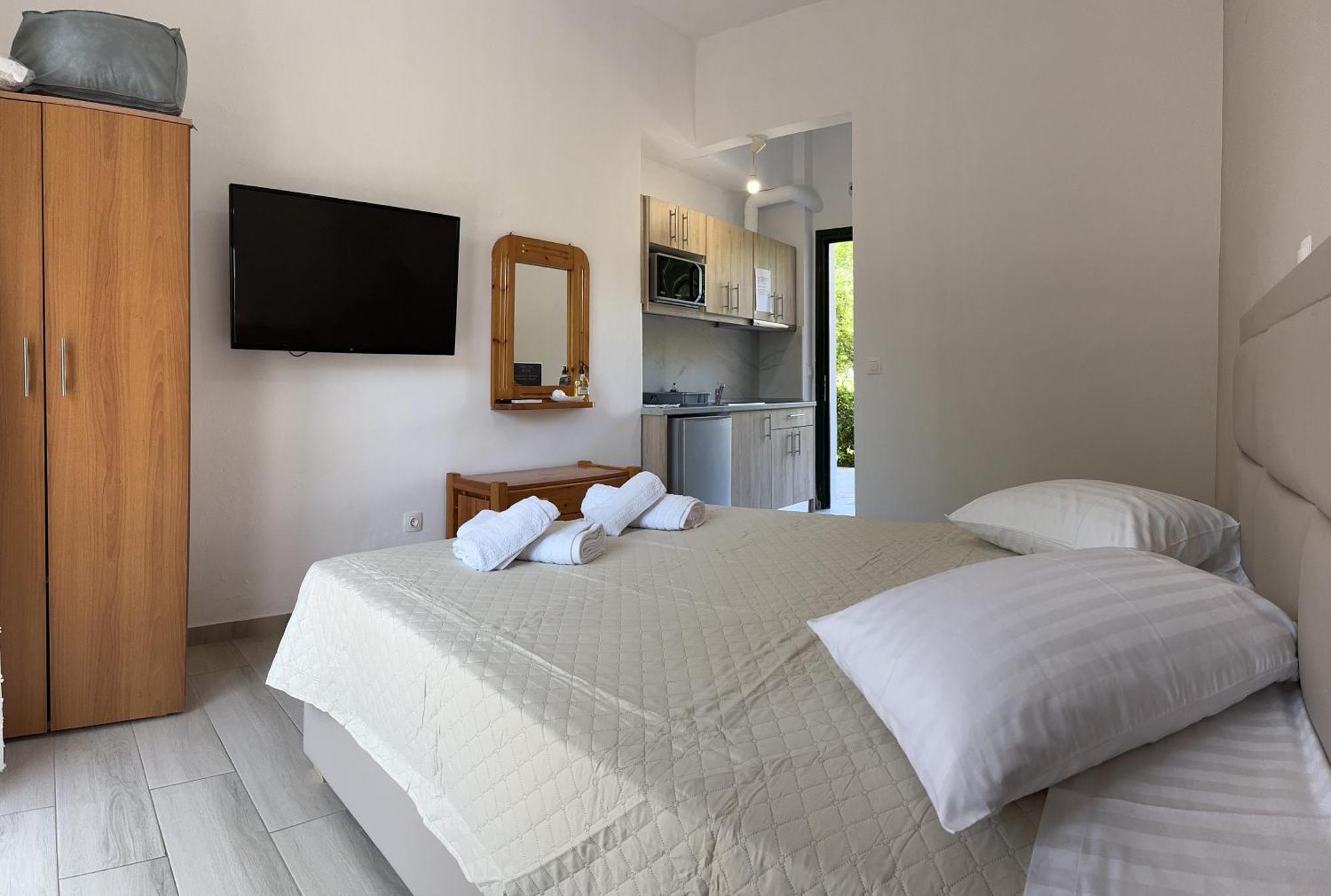 Athina Apartment *
